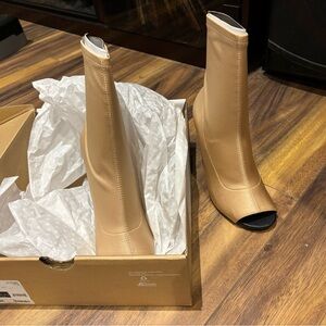 Gorgeous NWT open toe boots. Size 7